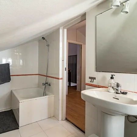 Stunning And Spacious 3 Bedroom In Popular Puerto Banus Close To All Needs Марбелья