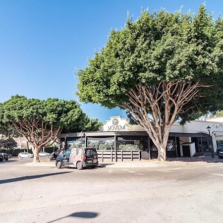 Stunning And Spacious 3 Bedroom In Popular Puerto Banus Close To All Needs Апартаменты
